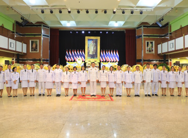 พิธีทำบุญตักบาตรถวายพระราชกุศล และพิธีวางพวงมาลา ... พารามิเตอร์รูปภาพ 5