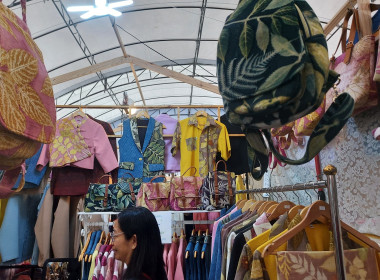 ร่วมพิธีเปิดงานการจัดงานโครงการ OTOP สร้างสุขสู่ชุมชน พารามิเตอร์รูปภาพ 8