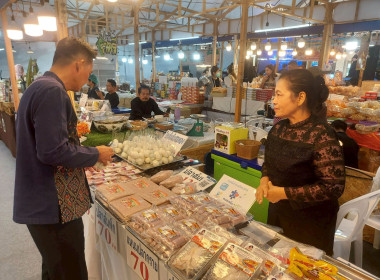 ร่วมพิธีเปิดงานการจัดงานโครงการ OTOP สร้างสุขสู่ชุมชน พารามิเตอร์รูปภาพ 4
