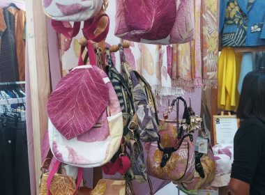 ร่วมพิธีเปิดงานการจัดงานโครงการ OTOP สร้างสุขสู่ชุมชน พารามิเตอร์รูปภาพ 9