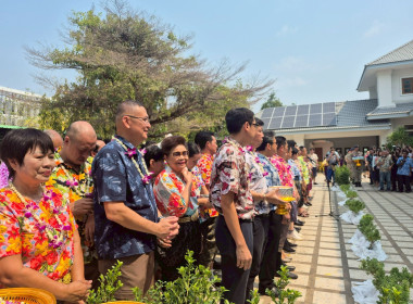 สำนักงานสหกรณ์จังหวัดลพบุรี ร่วมพิธีสรงน้ำพระพุทธรูป ... พารามิเตอร์รูปภาพ 4