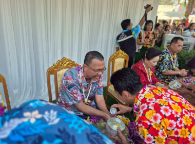 สำนักงานสหกรณ์จังหวัดลพบุรี ร่วมพิธีสรงน้ำพระพุทธรูป ... พารามิเตอร์รูปภาพ 9