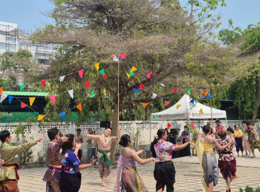 สำนักงานสหกรณ์จังหวัดลพบุรี ร่วมพิธีสรงน้ำพระพุทธรูป ... พารามิเตอร์รูปภาพ 1
